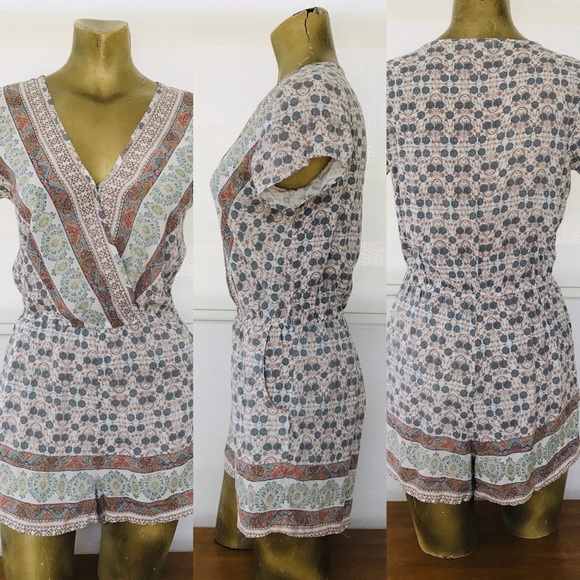 TAYLOR & SAGE Floral Print Boho Shorts ROMPER Size Medium - Picture 10 of 15
